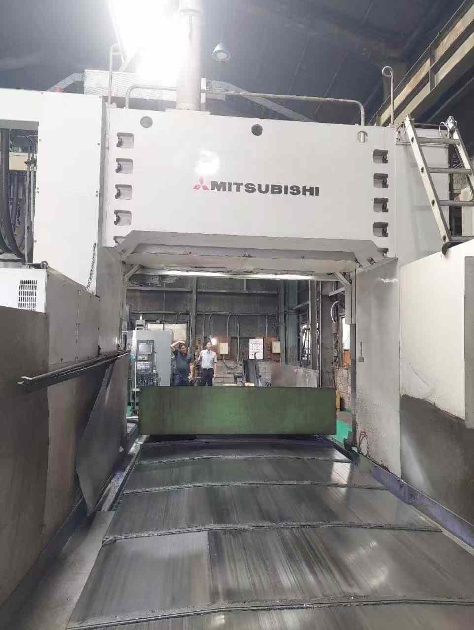 Гантри обрабатывающий центр