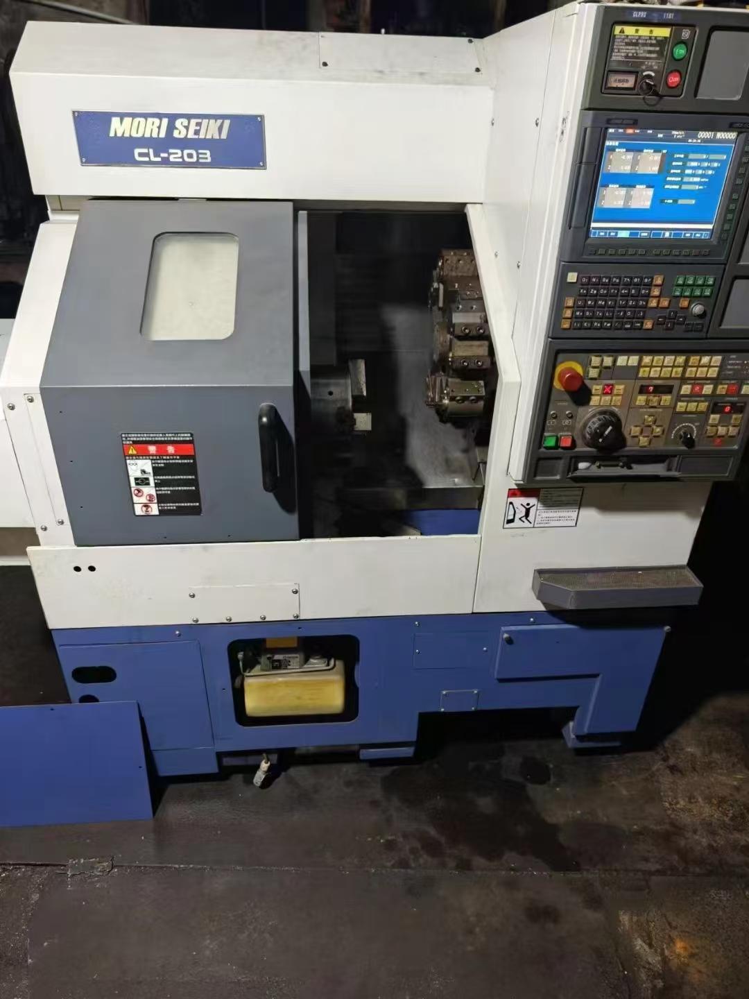 Поворотно-фрезерный обрабатывающий центр