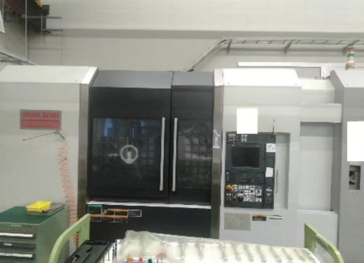 Поворотно-фрезерный обрабатывающий центр