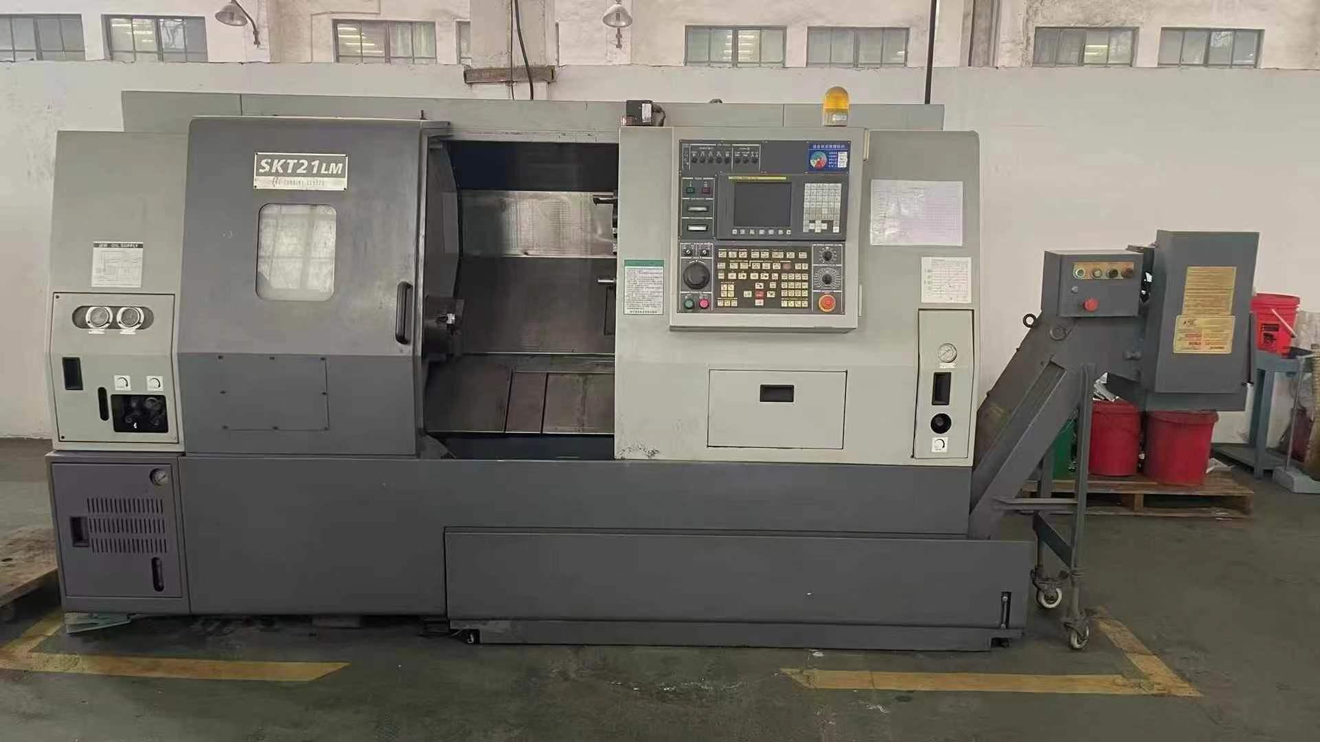 Поворотно-фрезерный обрабатывающий центр