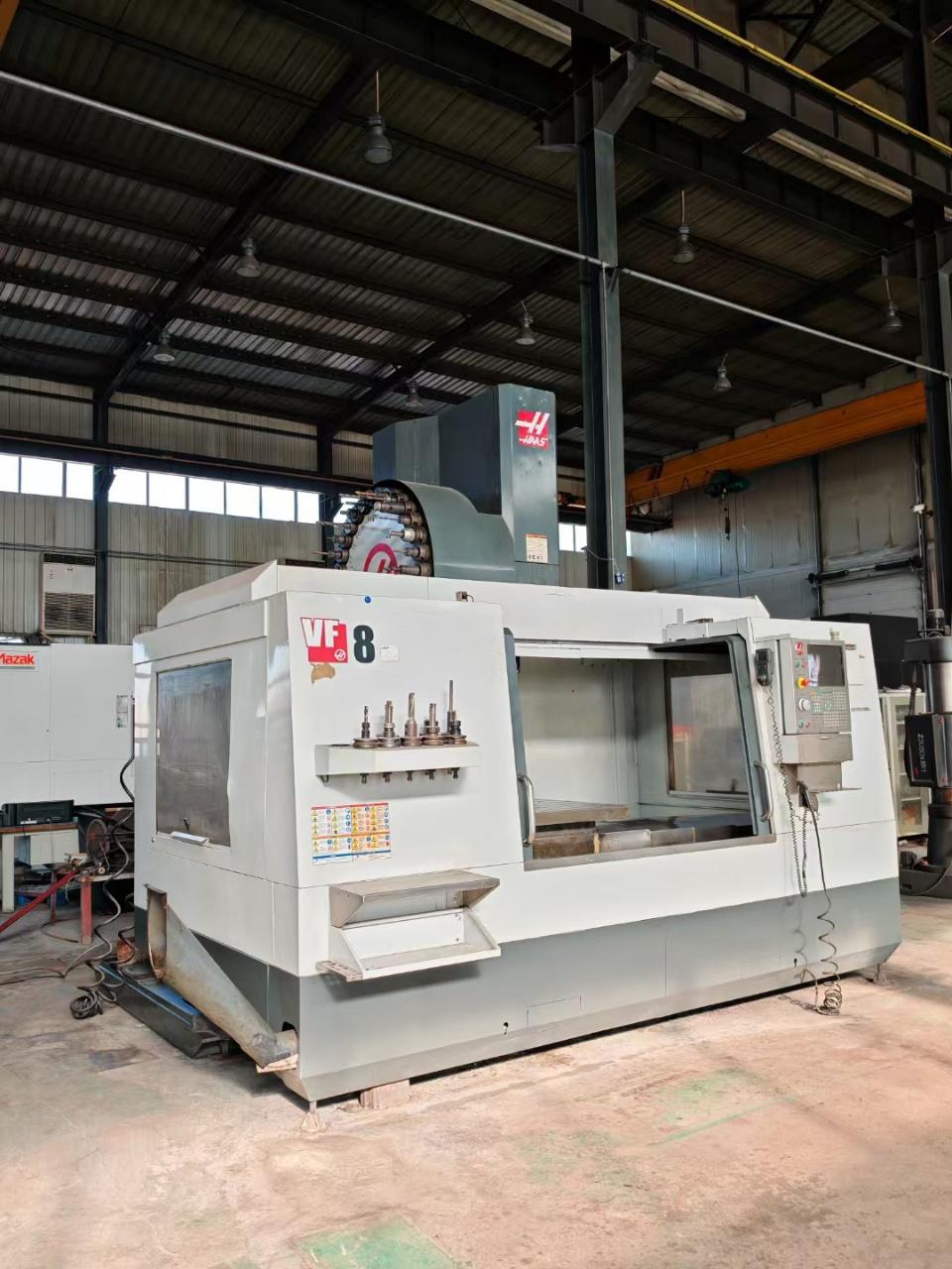 Вертикальный буровый и фрезерный обрабатывающий центр