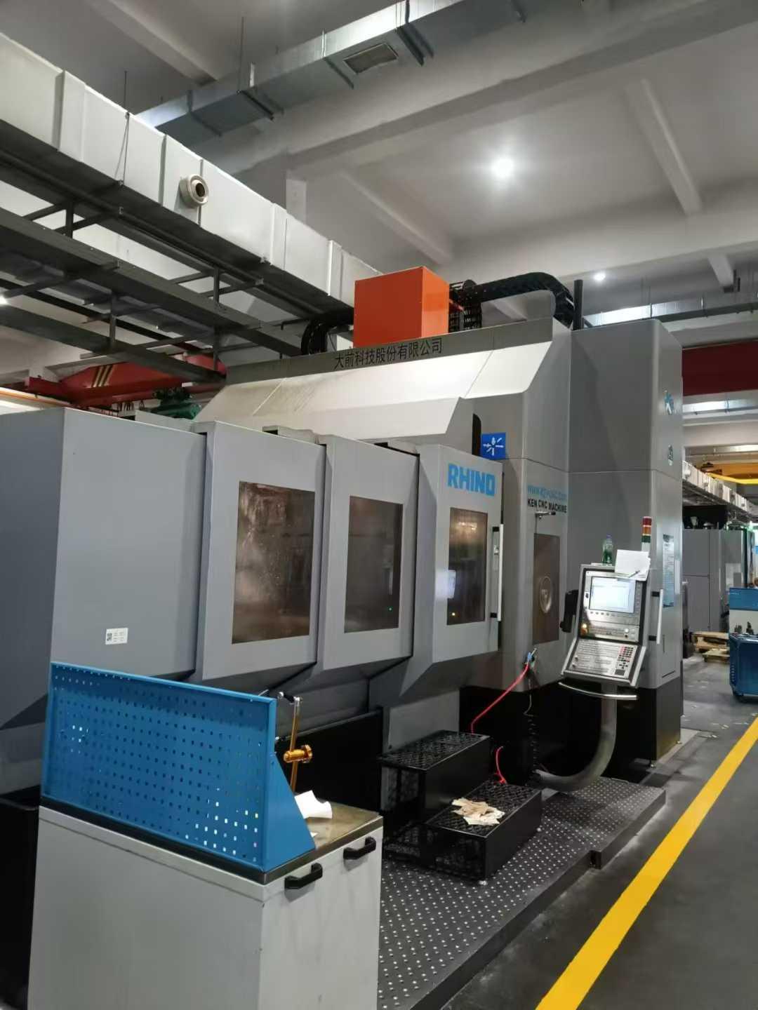 Поворотно-фрезерный обрабатывающий центр