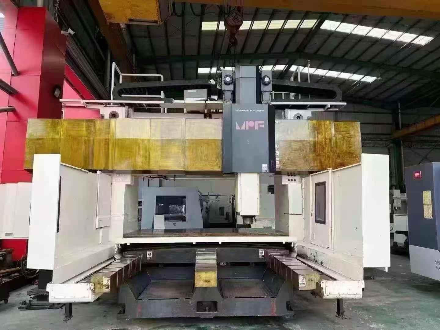 Гантри обрабатывающий центр