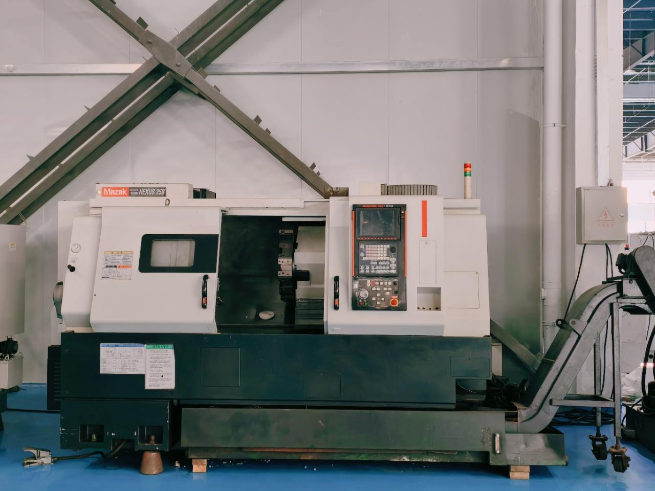 Токарный станок с чпу