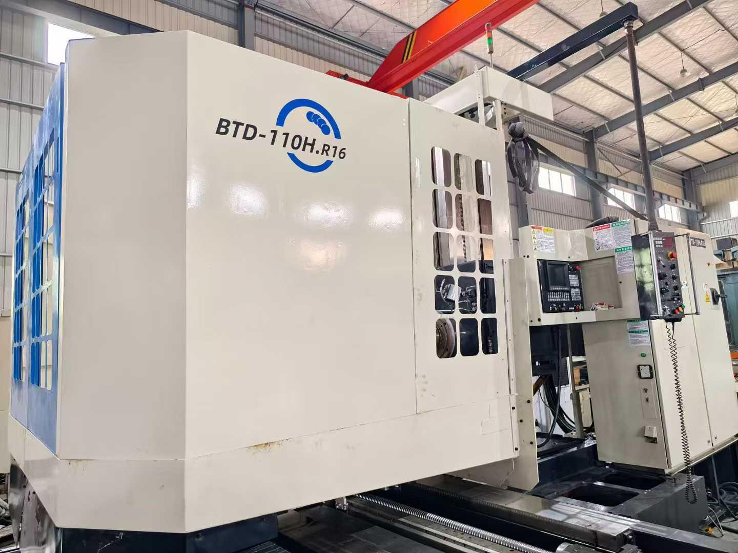 Горизонтальный буровый и фрезерный обрабатывающий центр