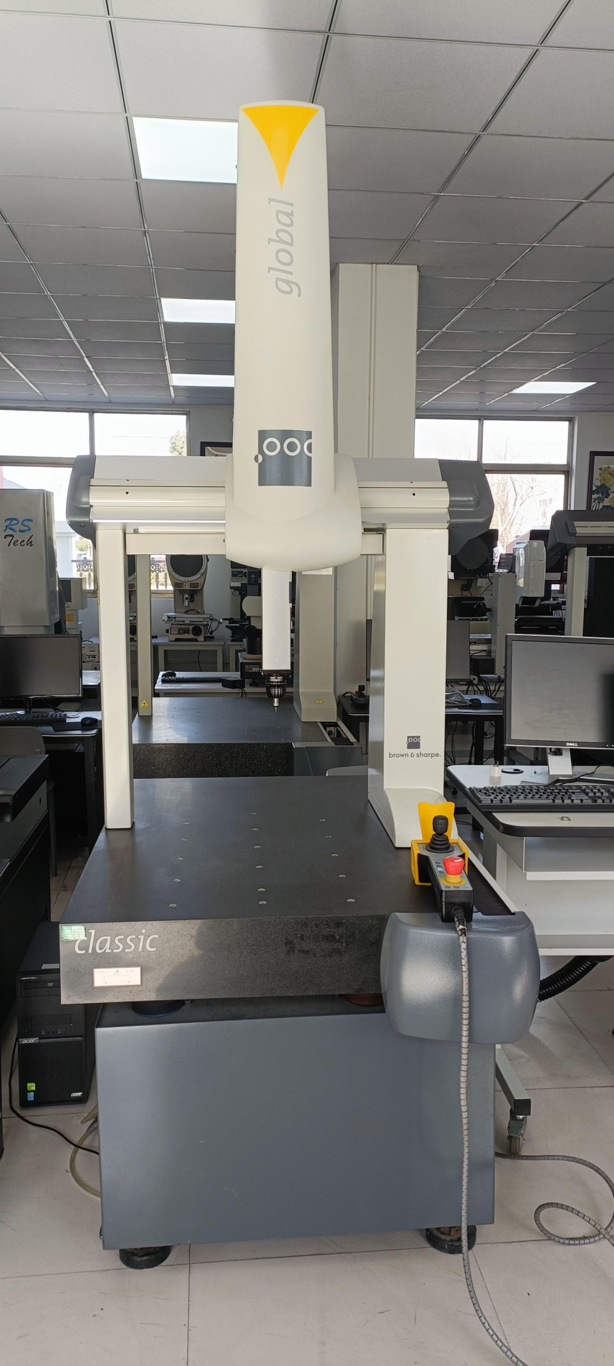 Автоматическая трехкоординатная измерительная машина