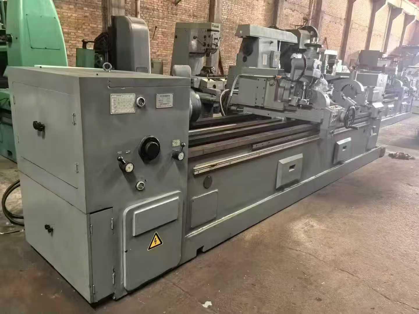 Полуавтоматическая сварочная фрезерная машина