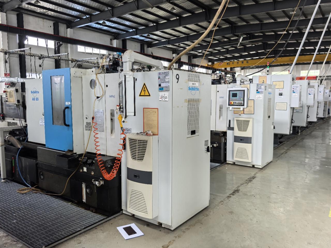 8- осевой токарный станок с чпу