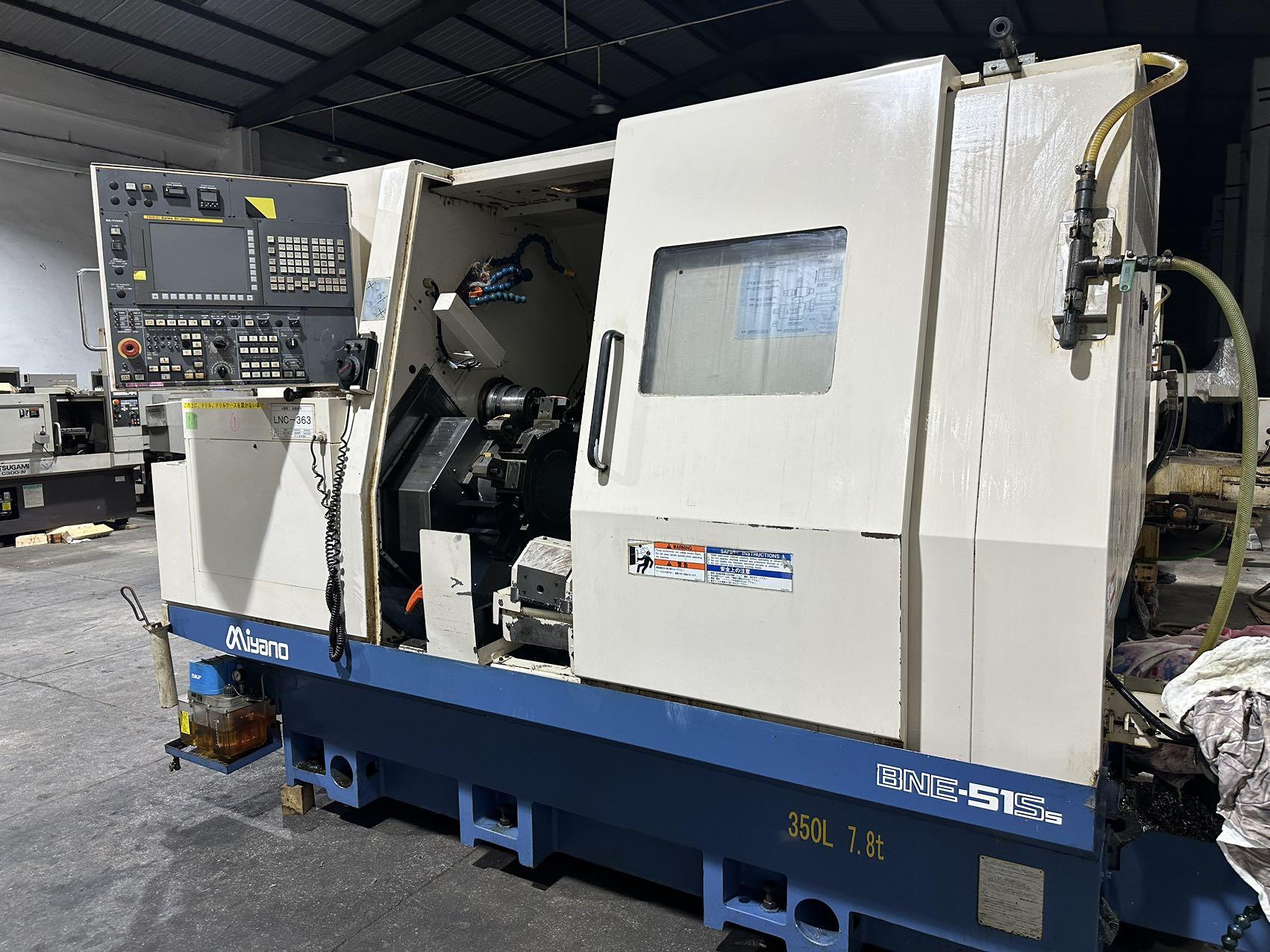 Поворотно-фрезерный обрабатывающий центр