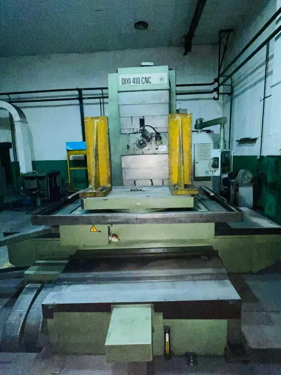 Скучная и фрезерная машина