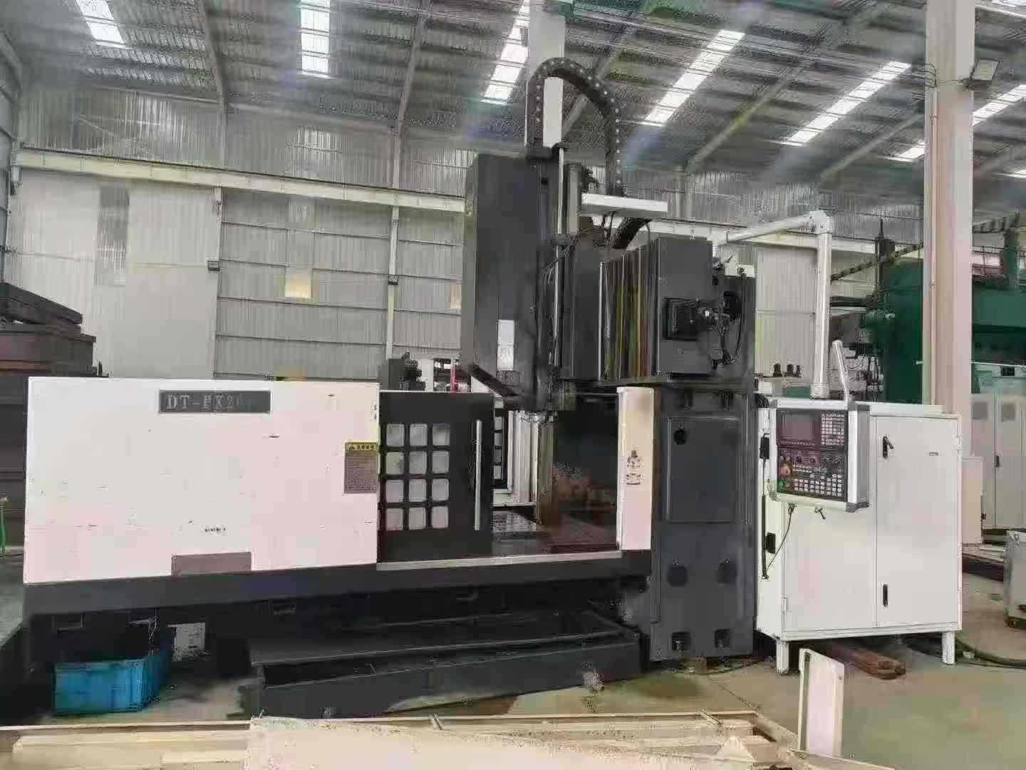 Фрезерная машина с чпу