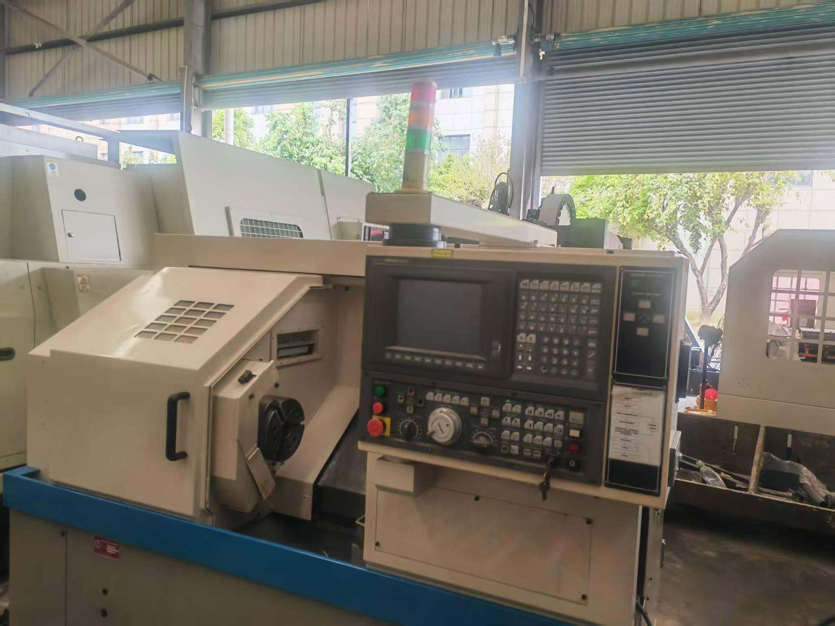 Токарный станок с чпу