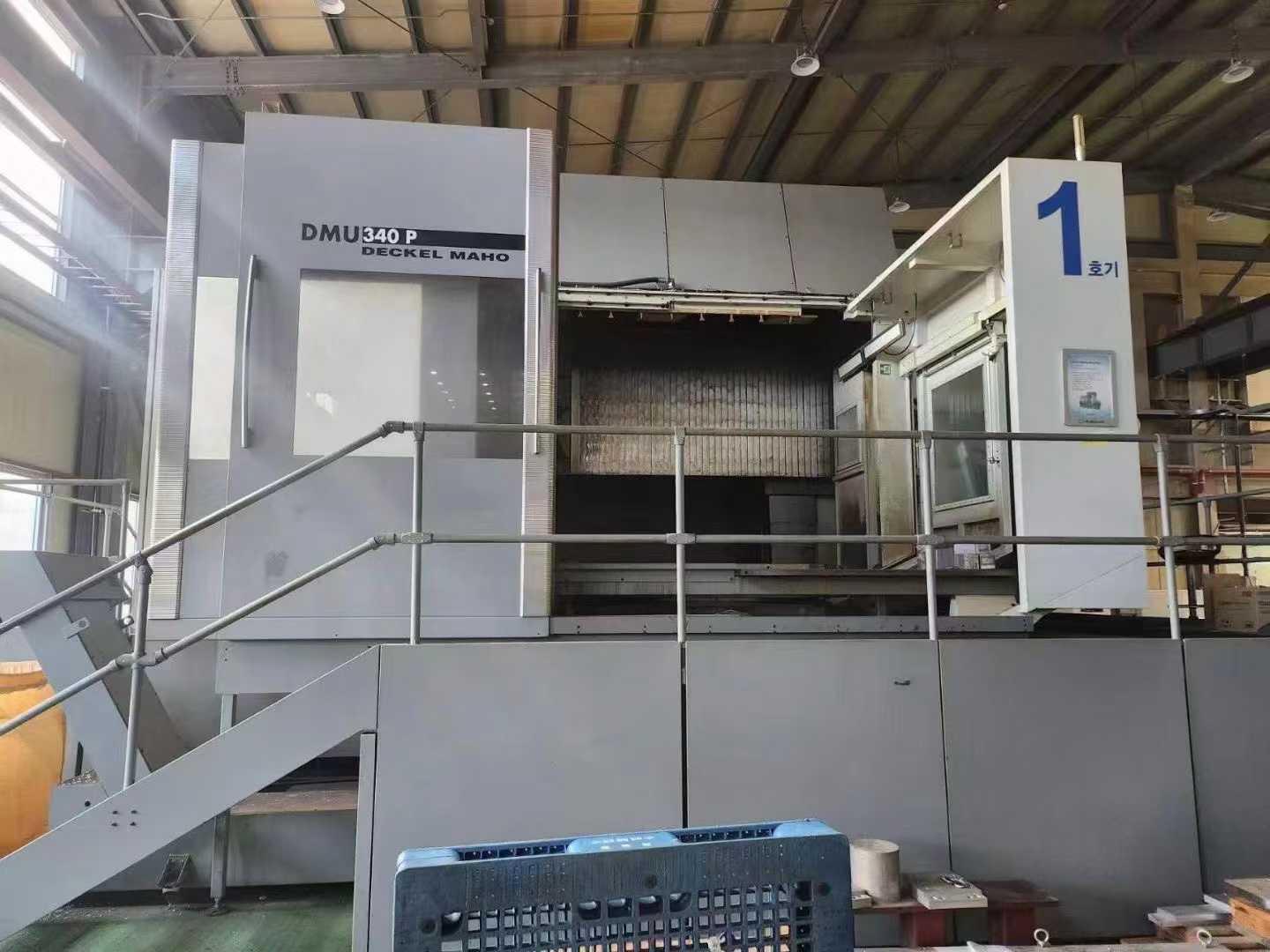 5 осей одновременно управления универсальный обрабатывающий центр