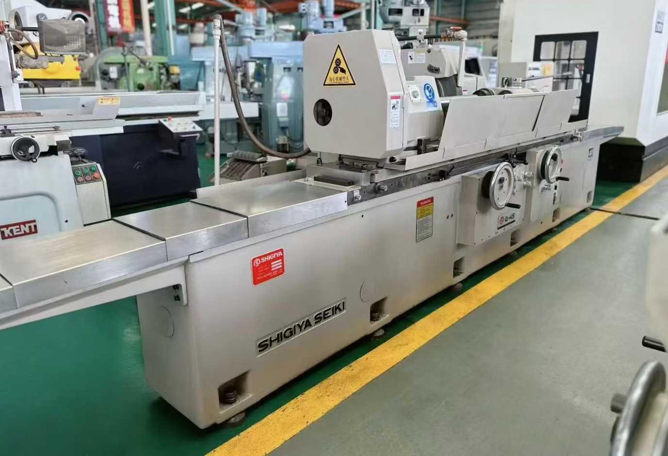 Цилиндрический шлифовальный станок