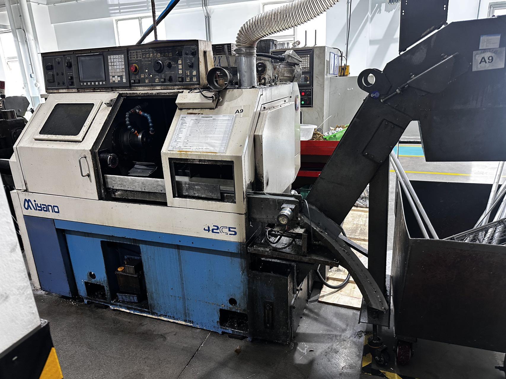 Поворотно-фрезерный обрабатывающий центр