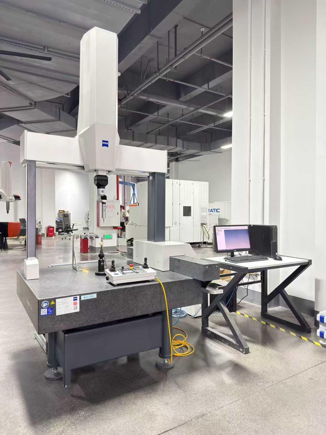 Трехкоординатный измерительный прибор