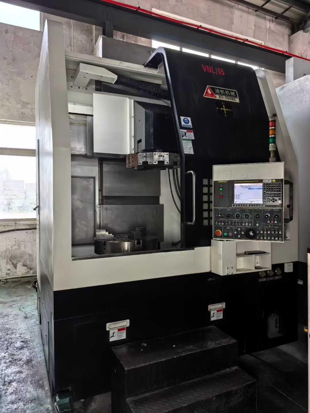 Вертикальный токарный станок с чпу