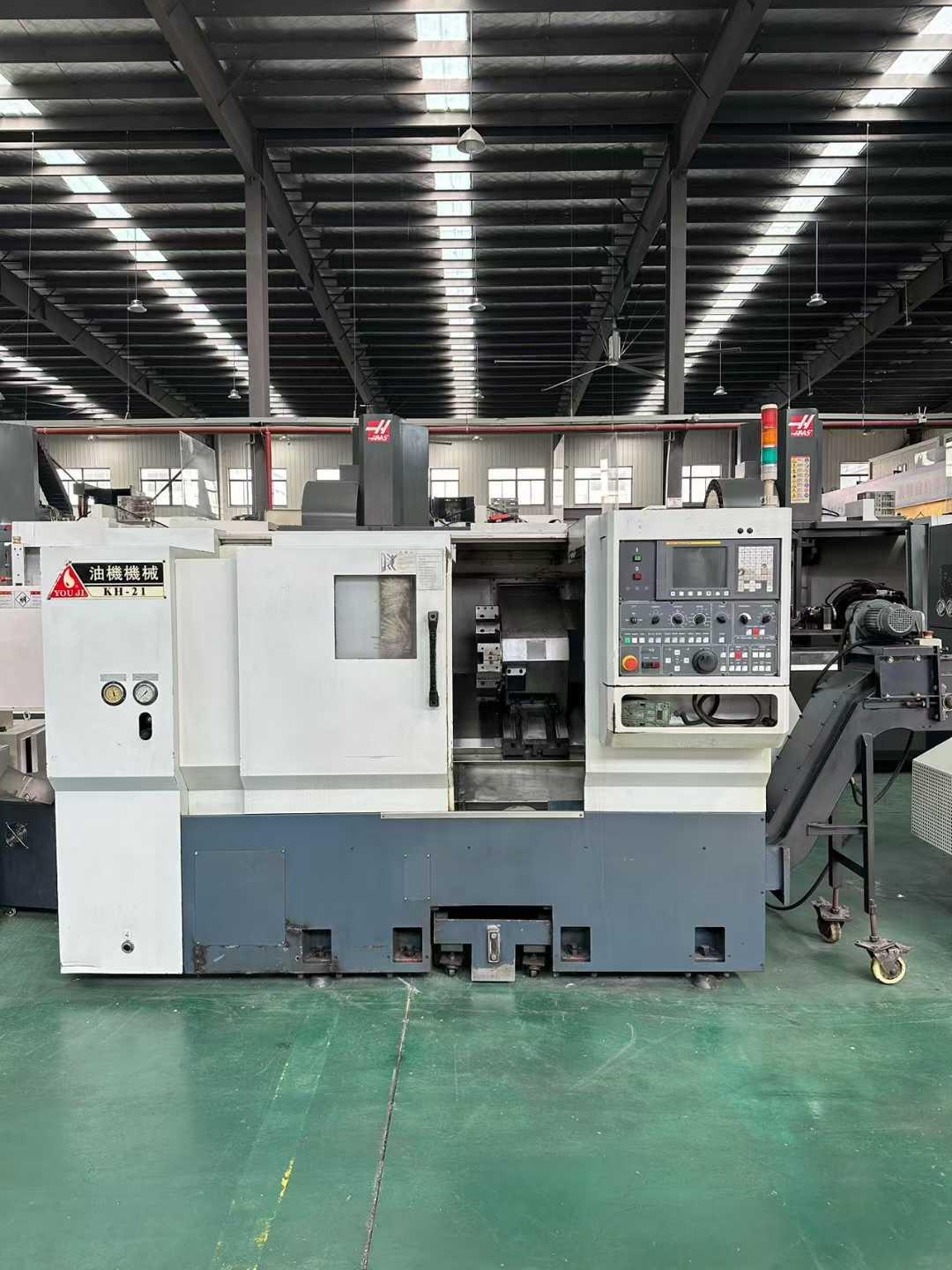 Токарный станок с чпу