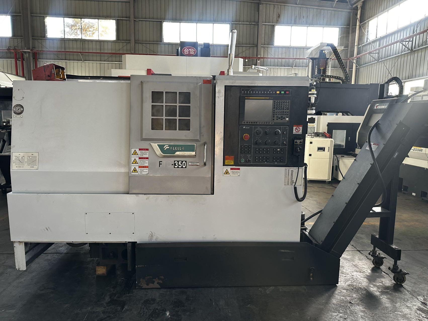 Токарный станок с чпу