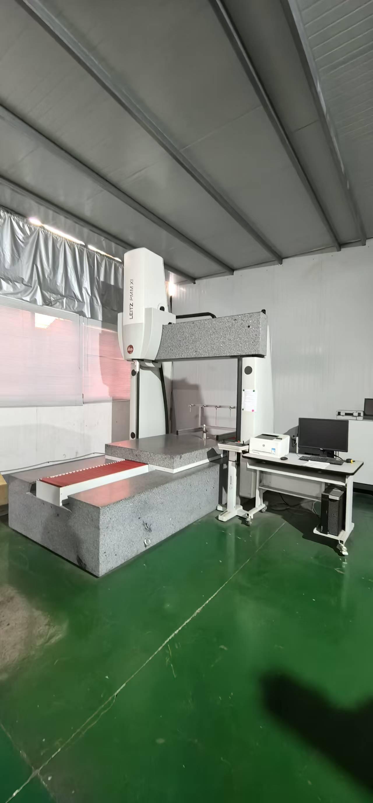 < < трехкоординатный > >