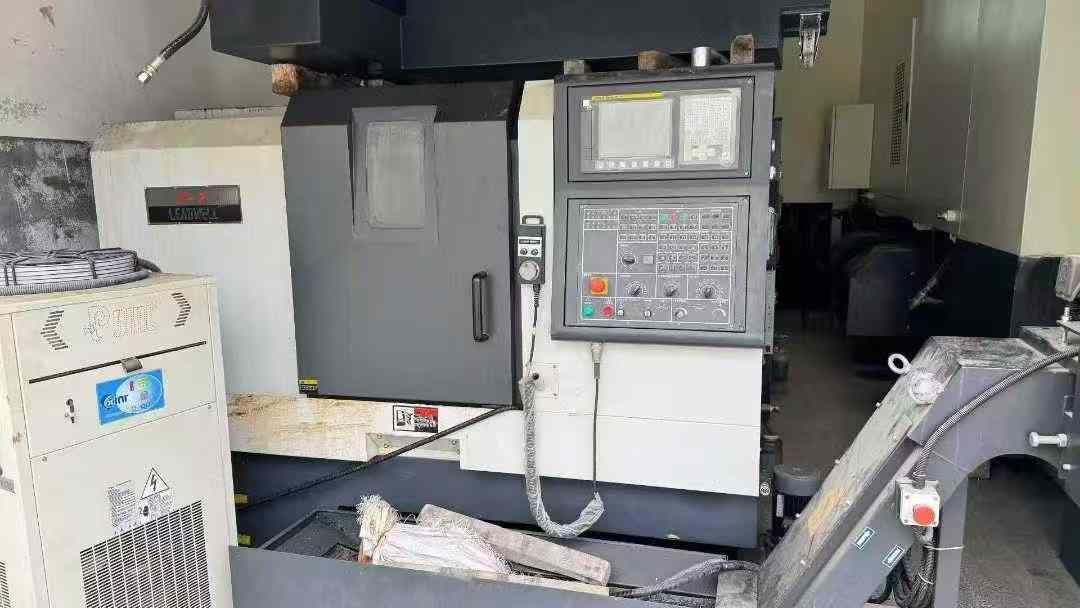 Токарный станок с чпу