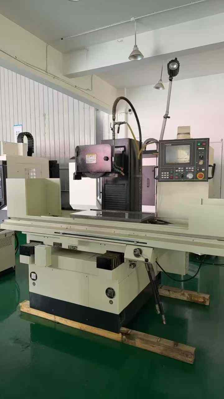 Шлифовальный станок для обработки поверхностей