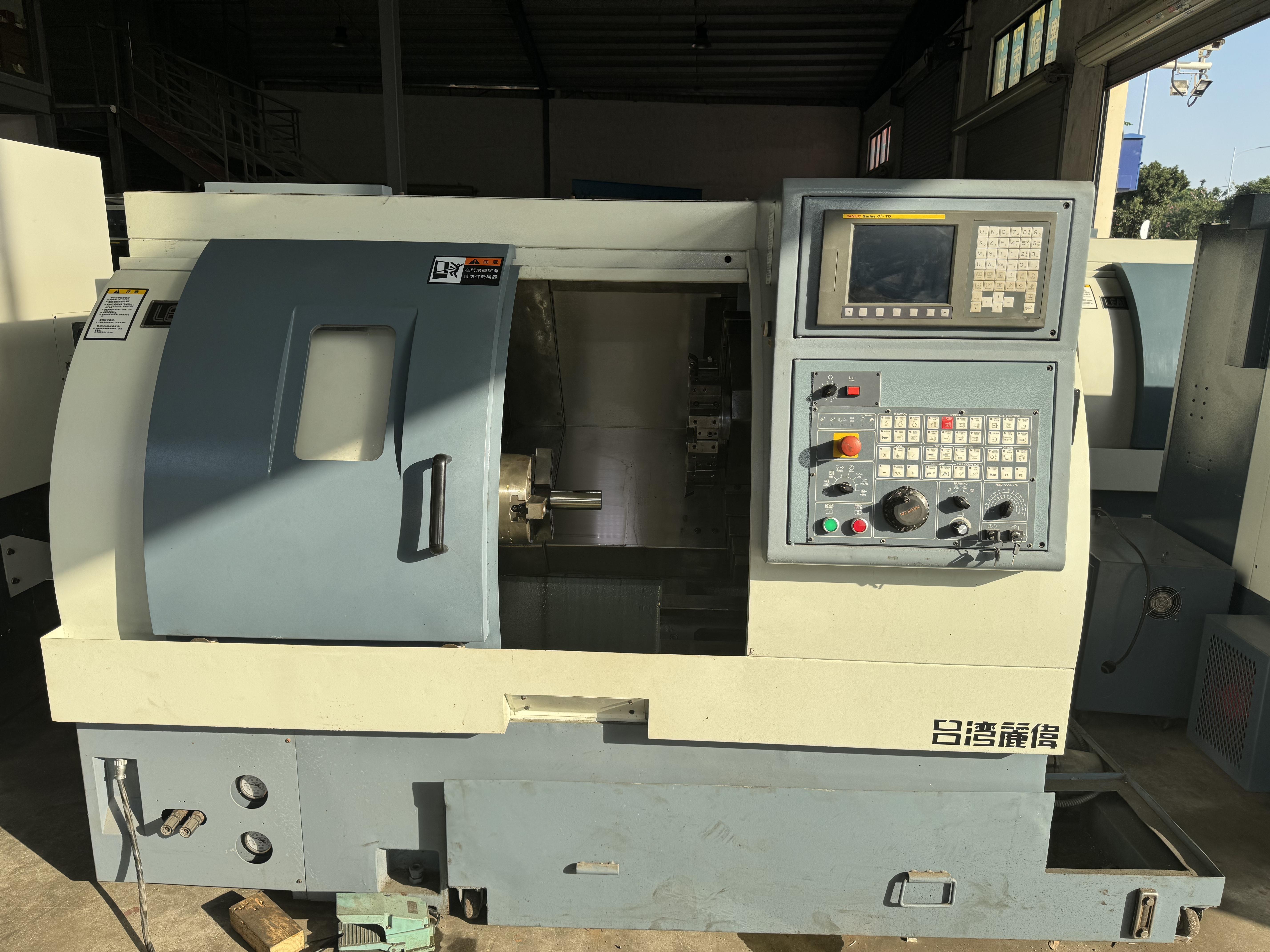 Токарный станок с чпу