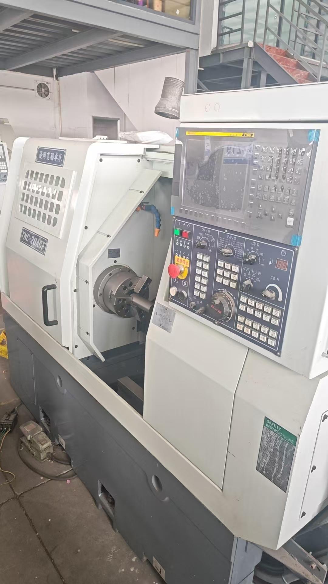 Поворотно-фрезерный обрабатывающий центр