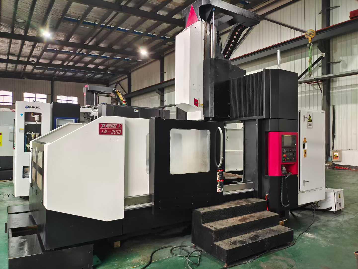 Обрабатывающий центр с чпу