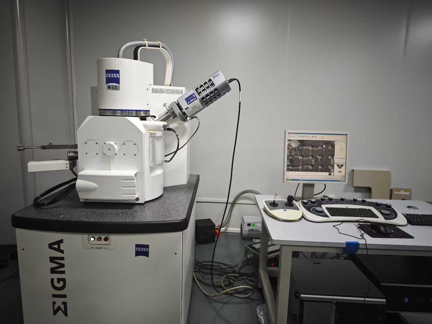 Электронный микроскоп полевых выбросов