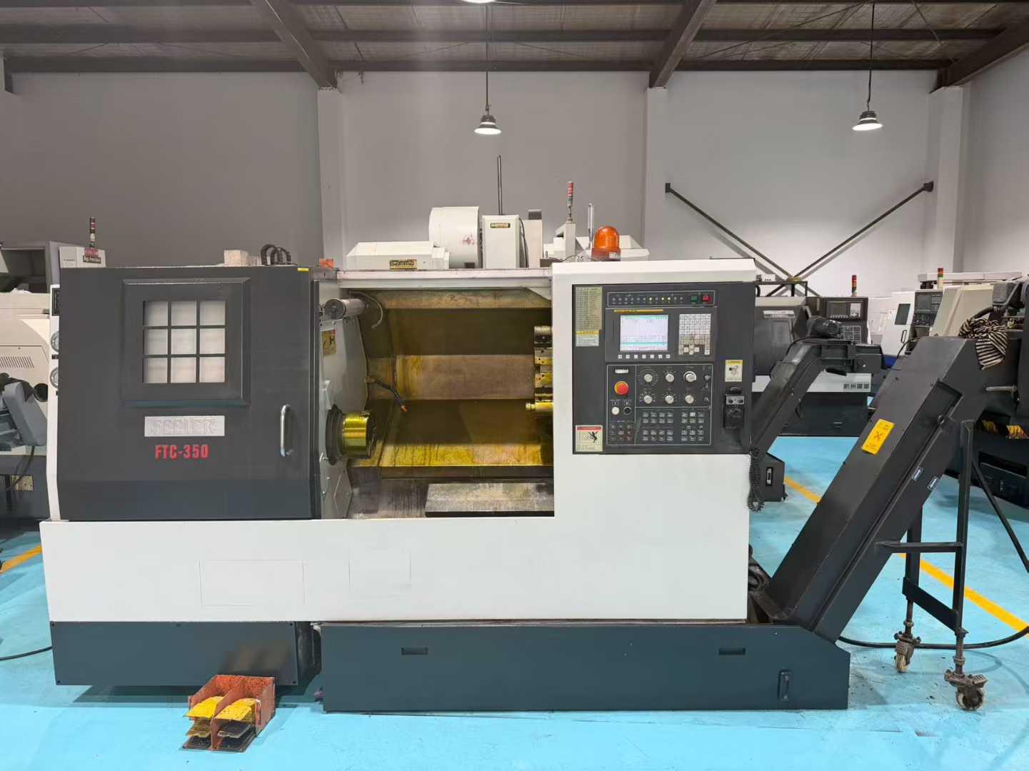 Токарный станок с чпу