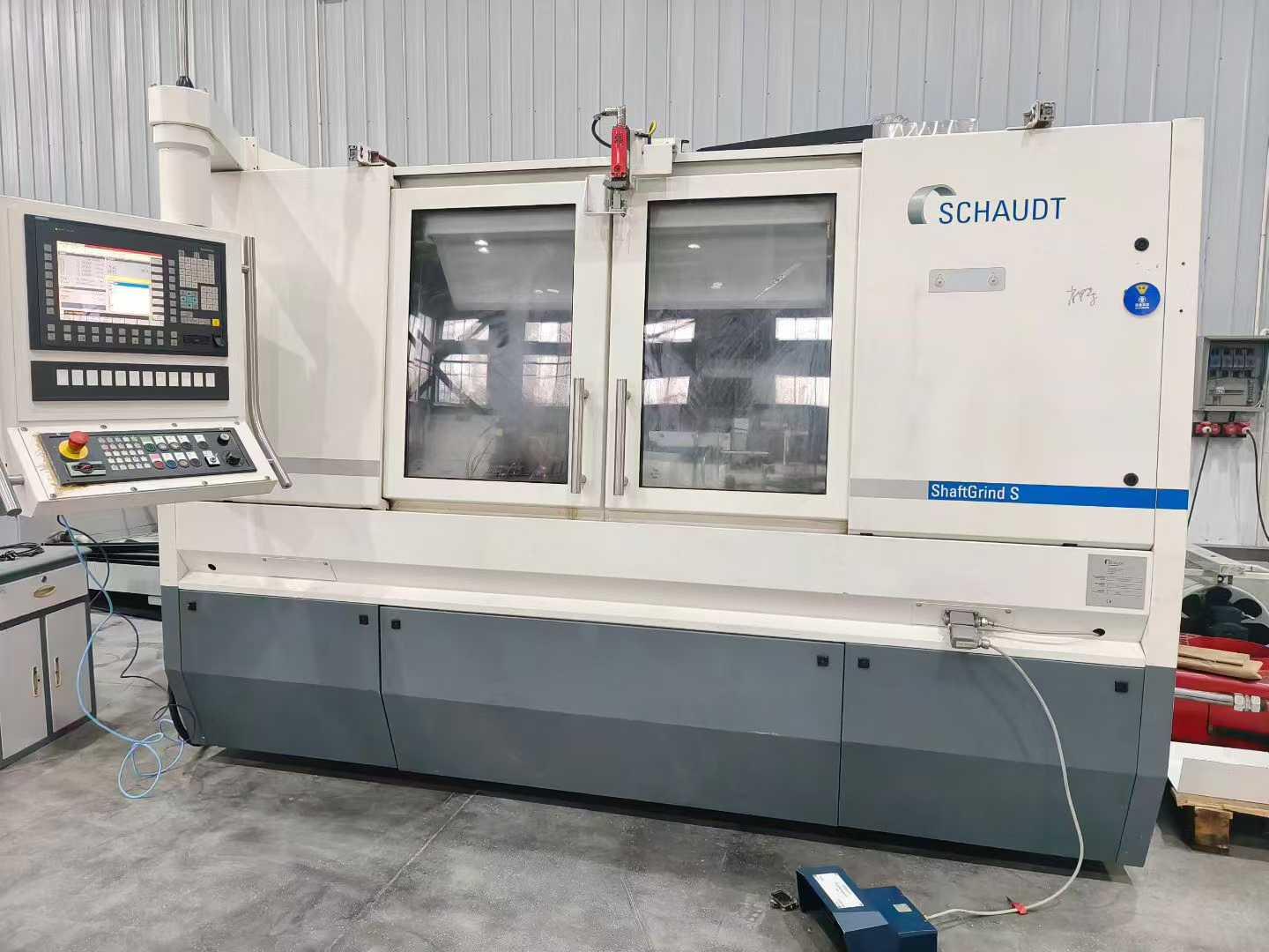 Цилиндрический шлифовальный станок