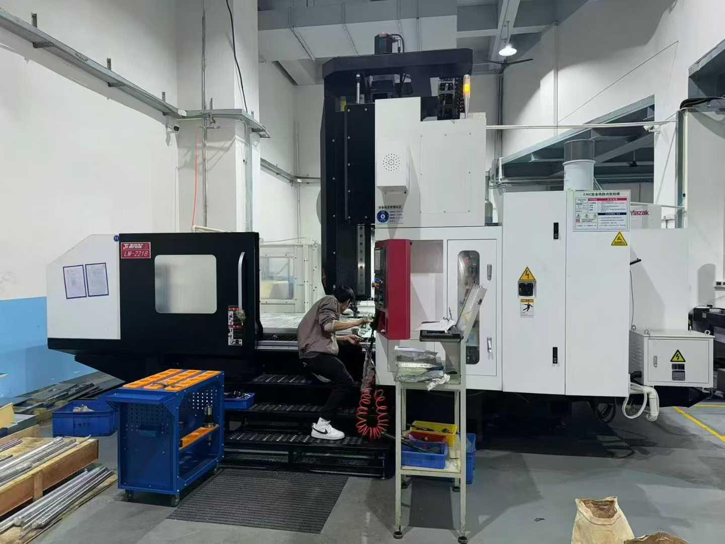 Обрабатывающий центр с чпу