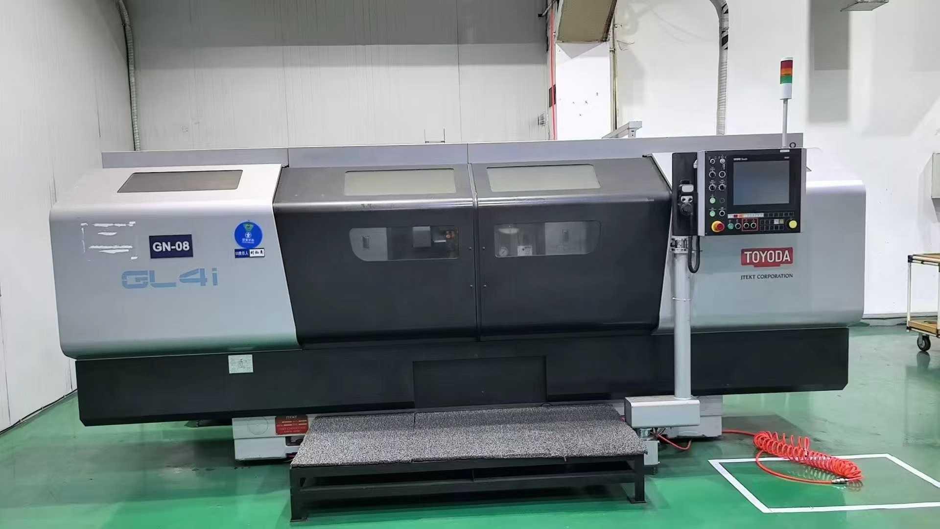 Цилиндрический шлифовальный станок