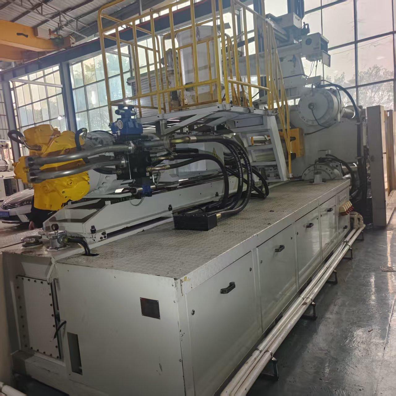 Машина для литья под давлением