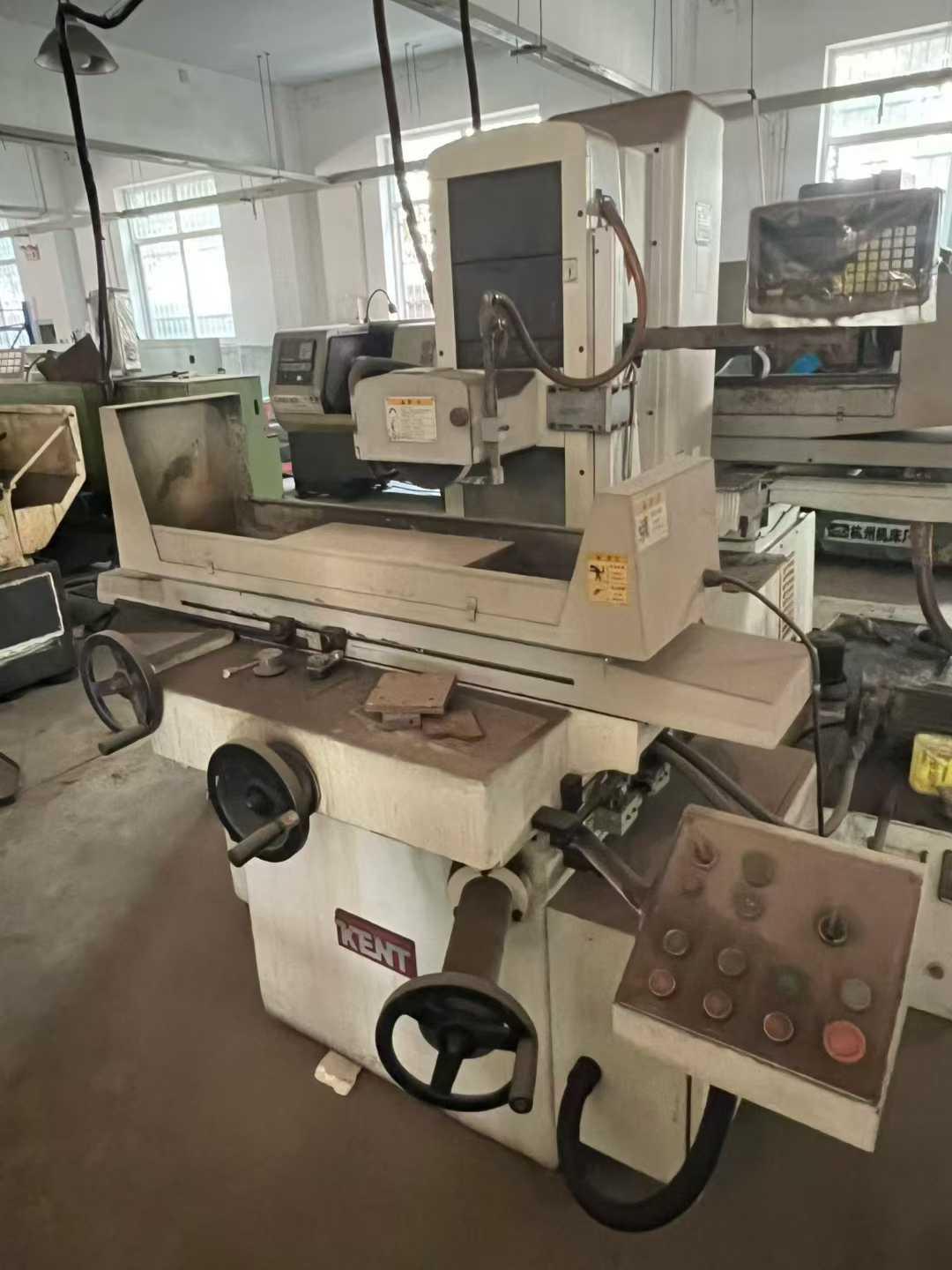 Шлифовальный станок для обработки поверхностей