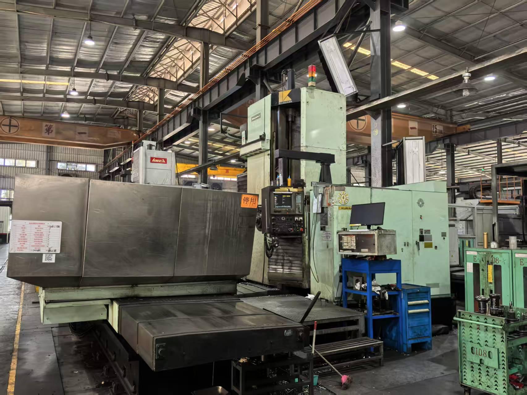 Скучная и фрезерная машина