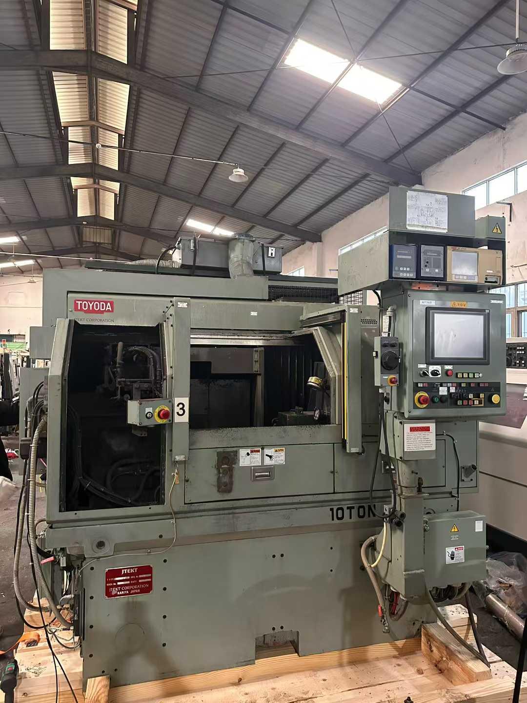 Цилиндрический шлифовальный станок