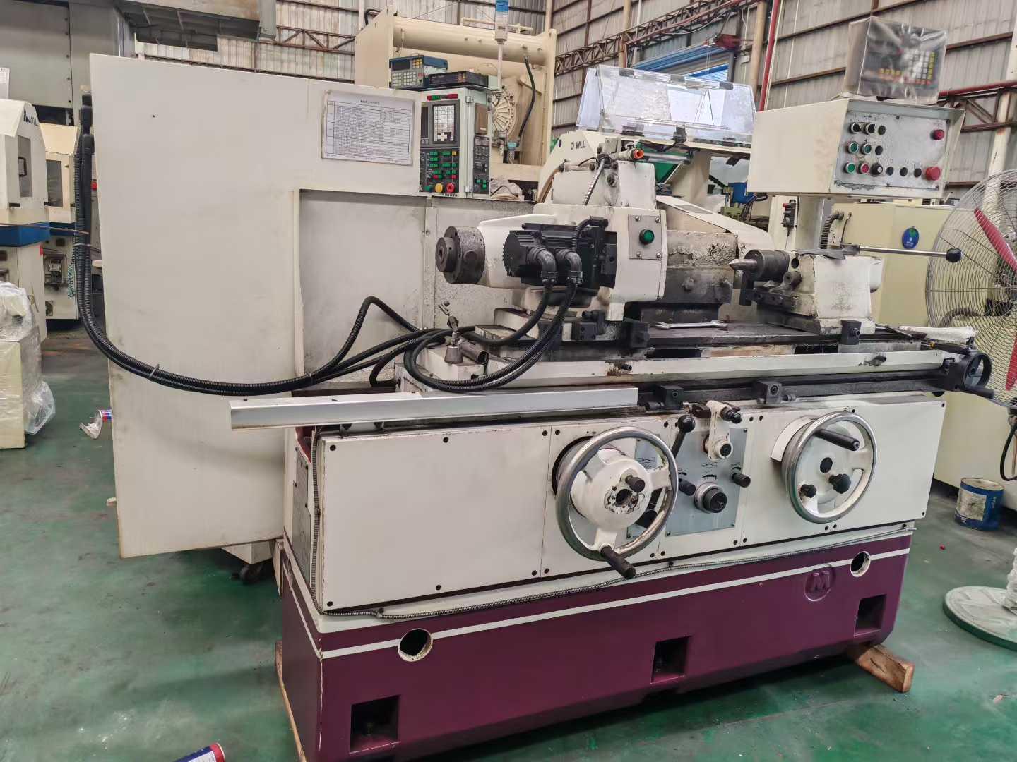 Цилиндрический шлифовальный станок