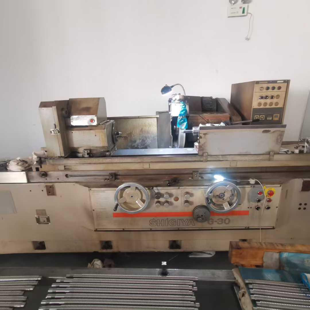 Цилиндрический шлифовальный станок