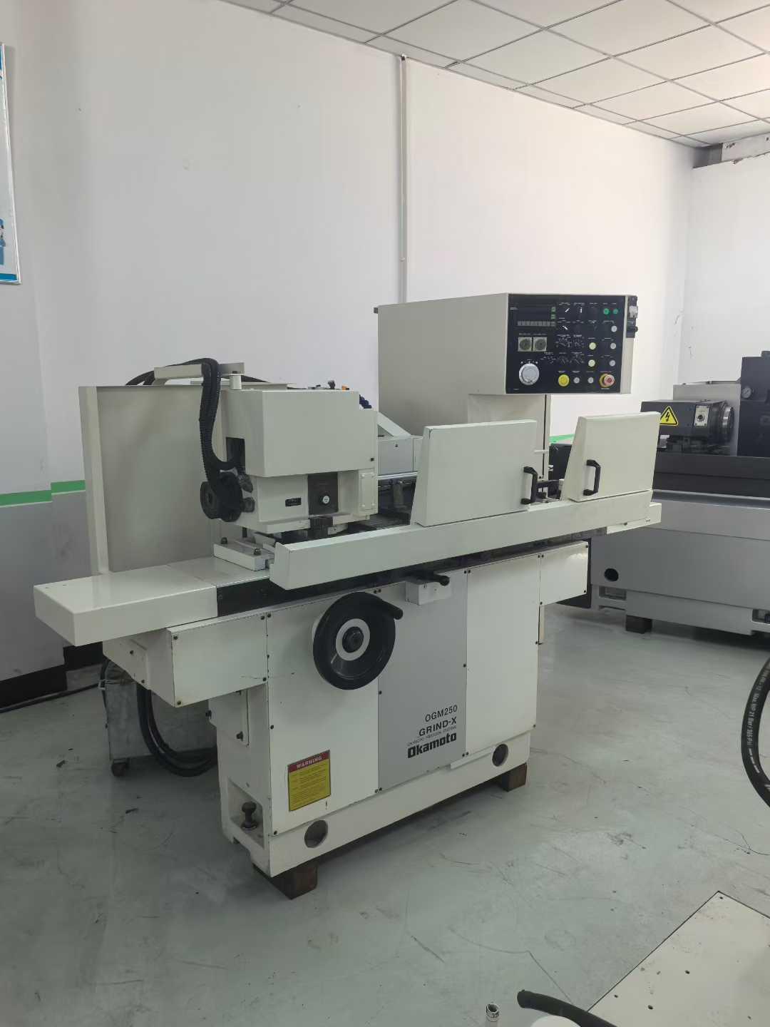 Цилиндрический шлифовальный станок