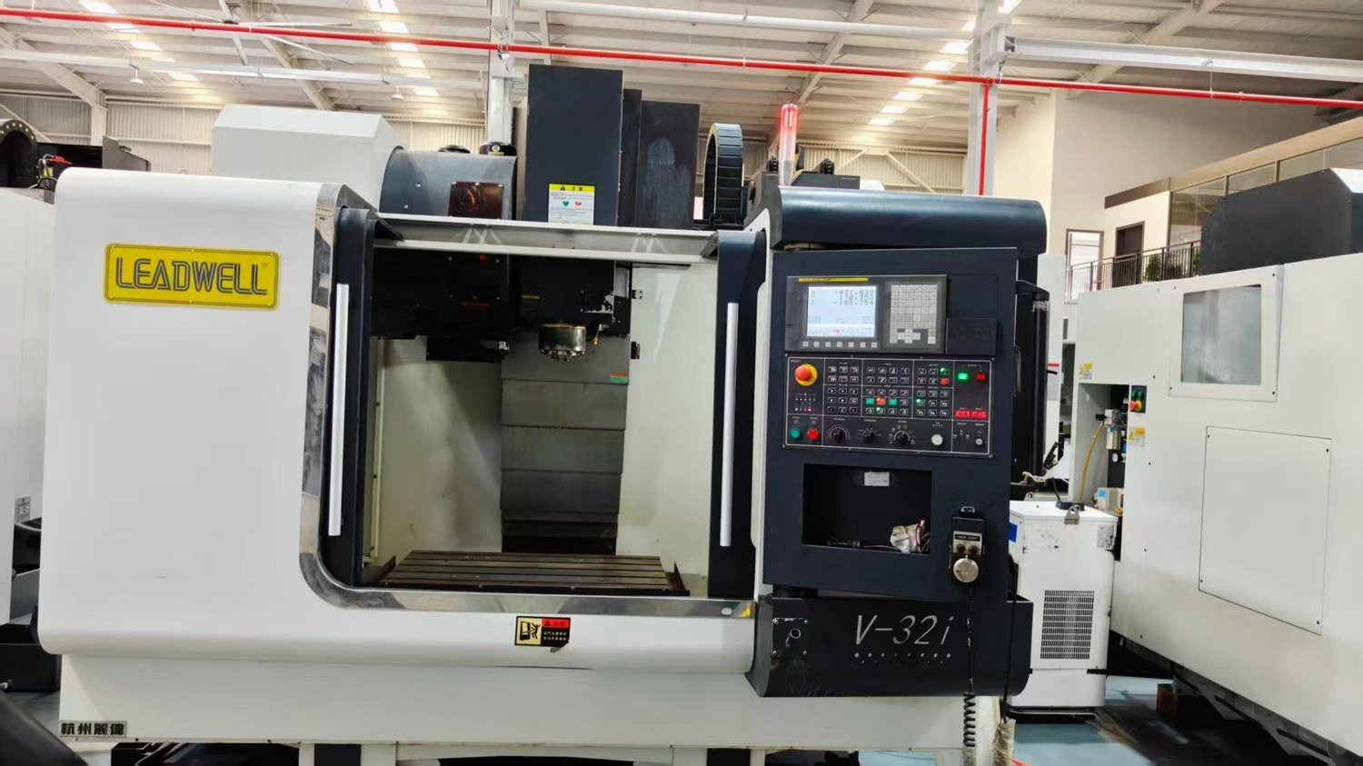 Leadwell - V-32i