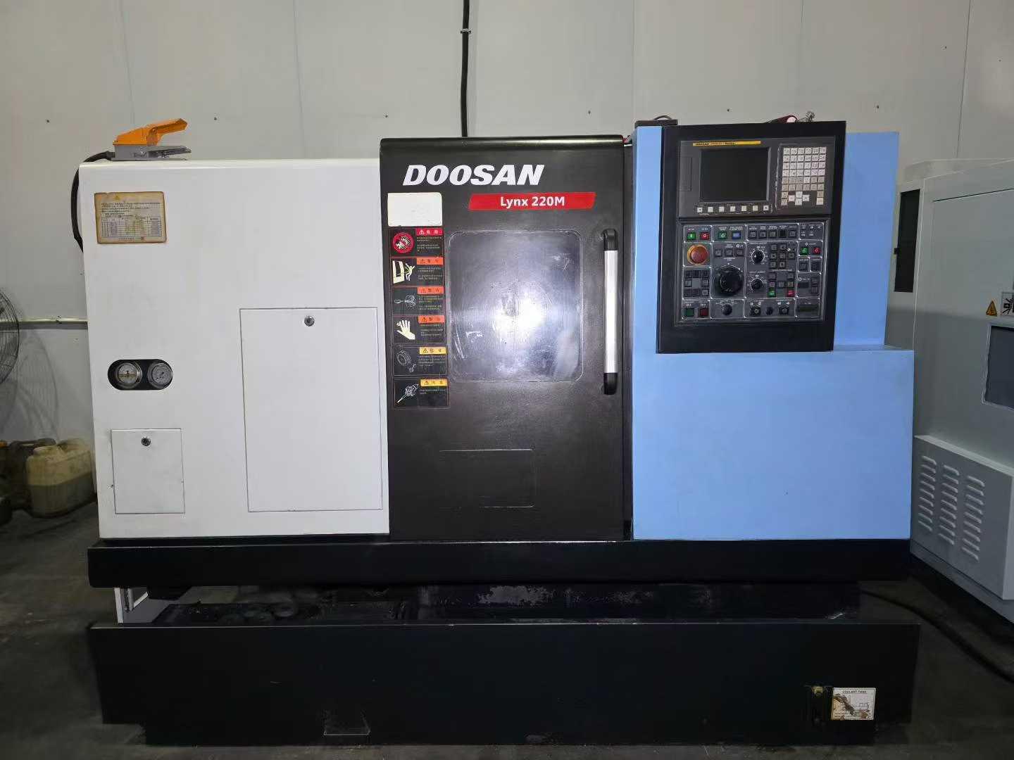 DOOSAN - LYNX220MC