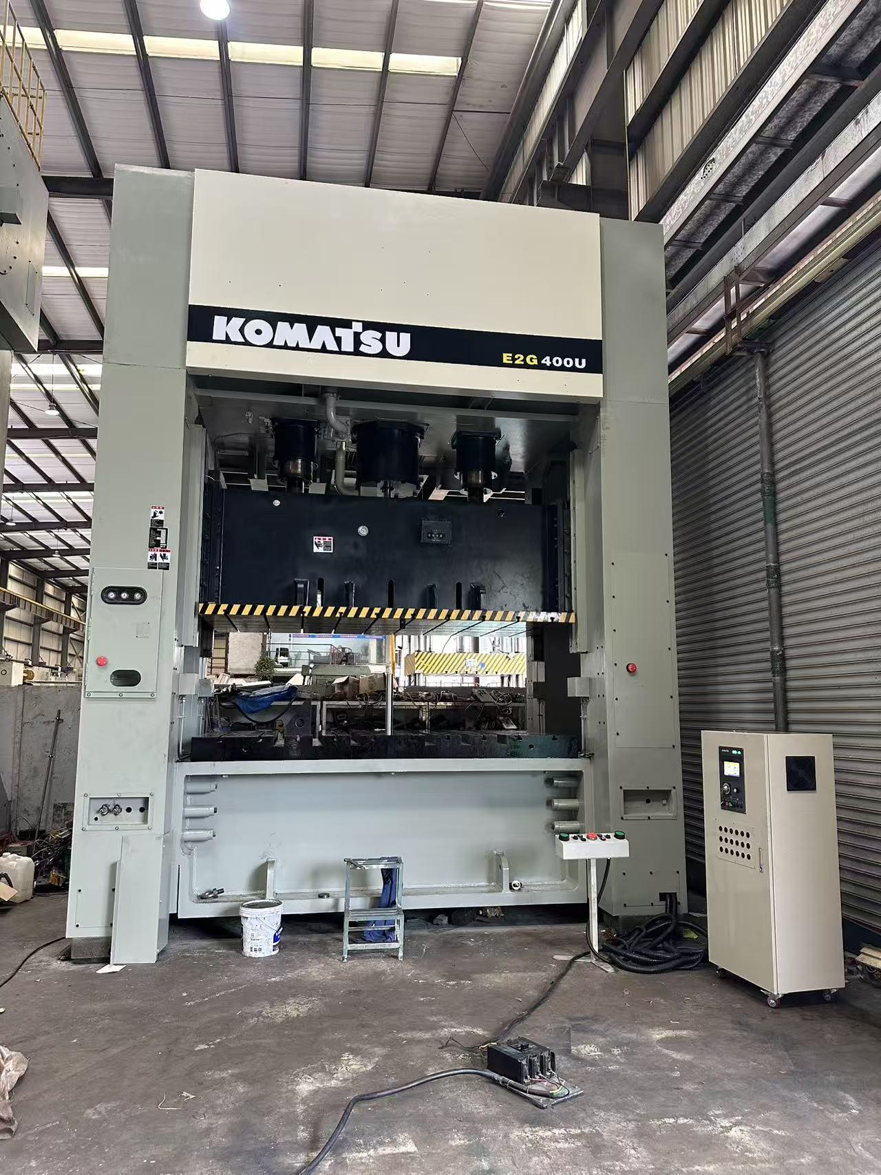 Komatsu - E2G400U-BM