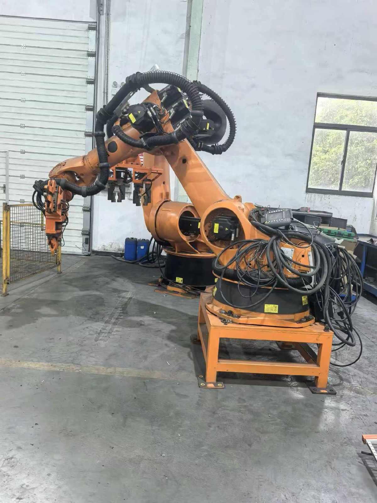 KUKA - KR210