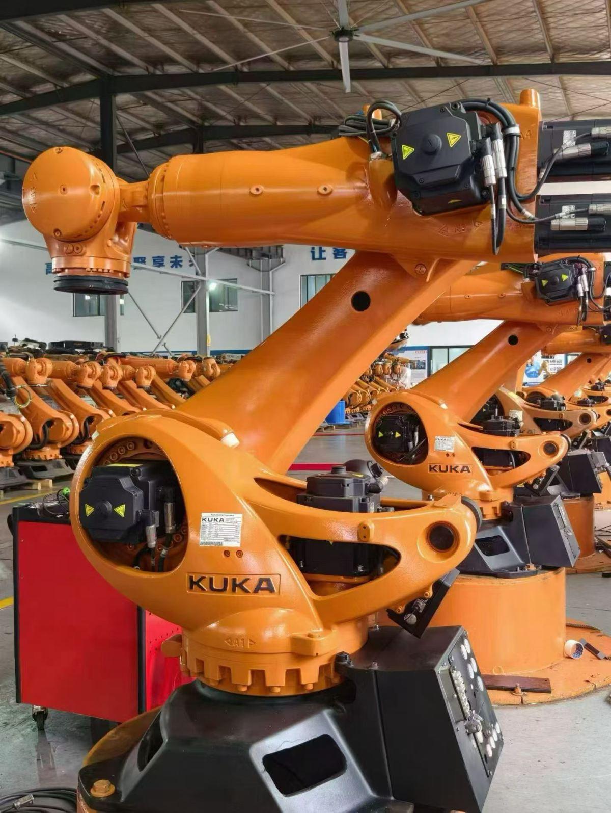 KUKA - KR210 R2700