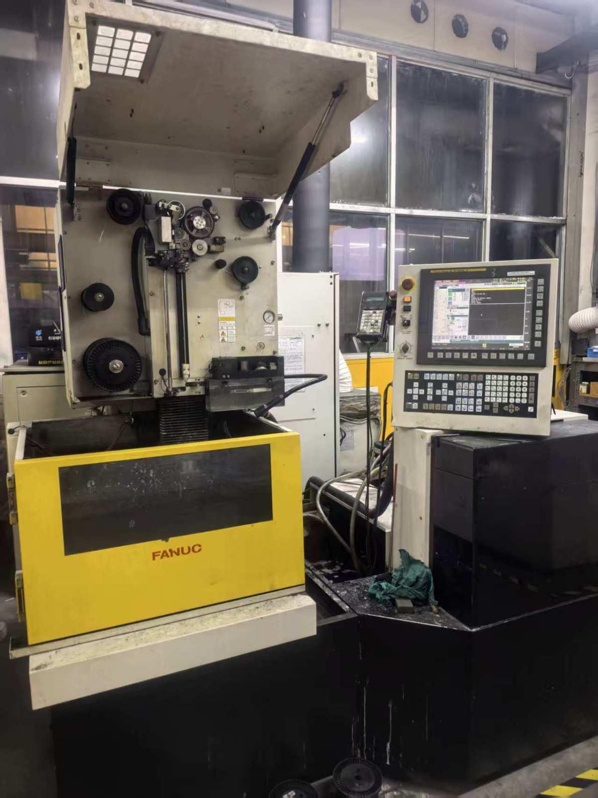 Fanuc - ROBOCUT α-C400iA