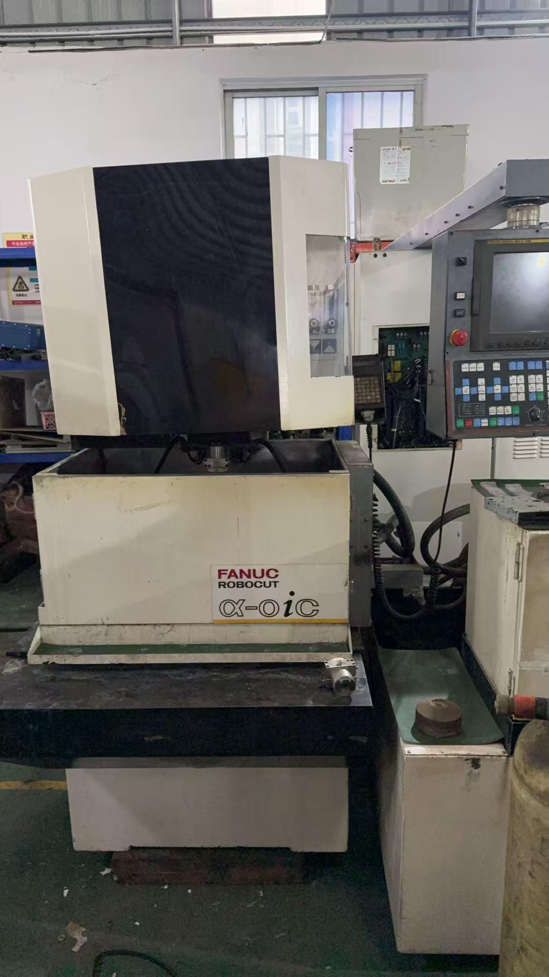 Fanuc - ROBOCUT α-0iC 