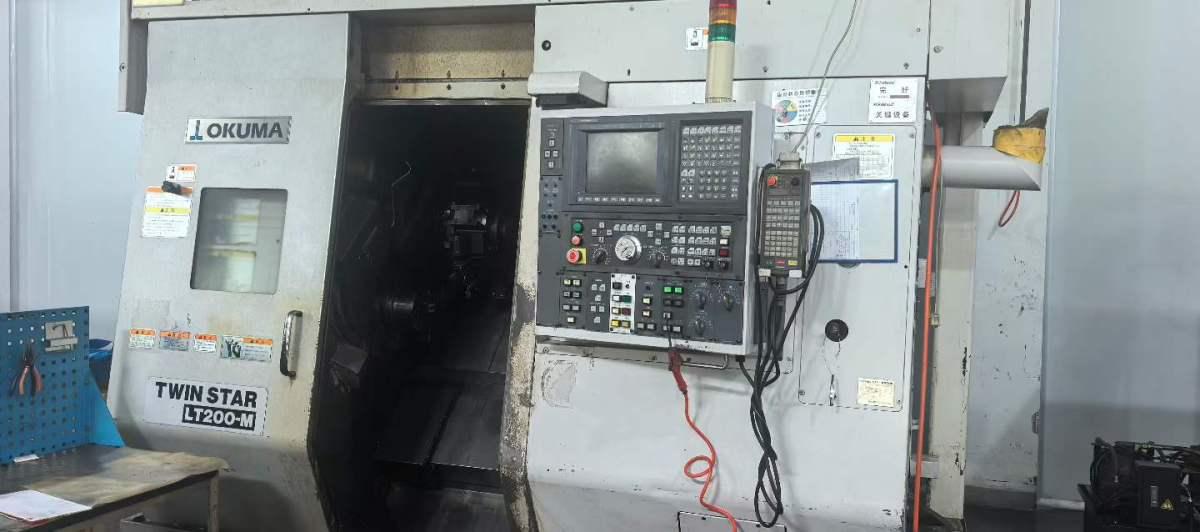 OKUMA - LT200-M