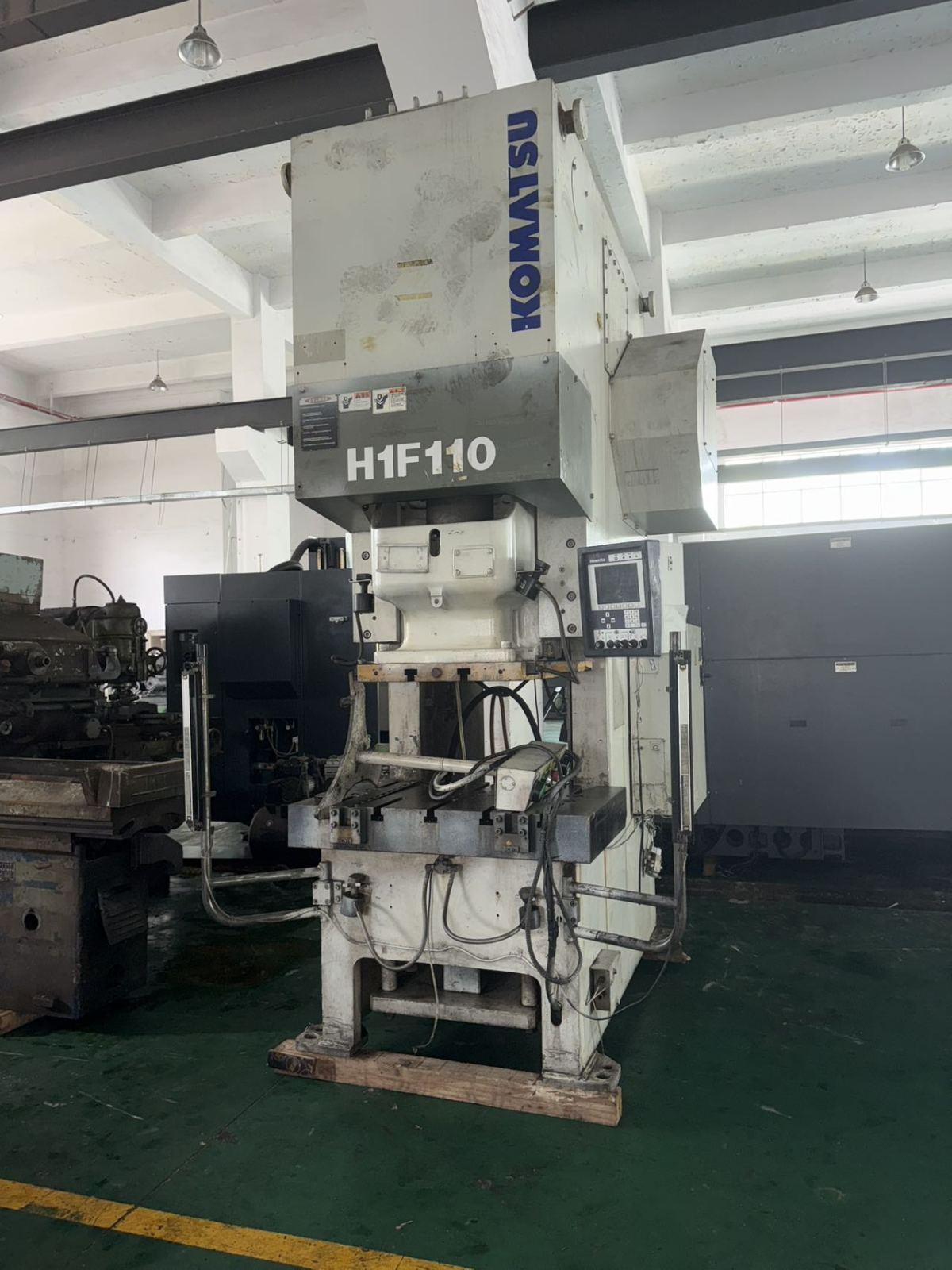 Komatsu - H1F 110-011